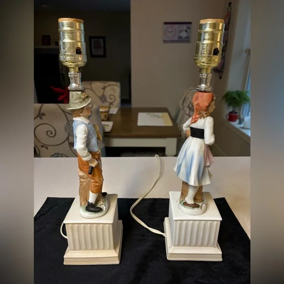 Price Drop🔥🔥🔥Pair Of Vintage Figural Lamps - Picture 5 of 11